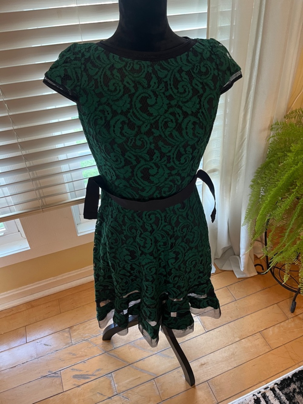 Tadashi Shoji Emerald Green Lace Mini Dress with Black Trim